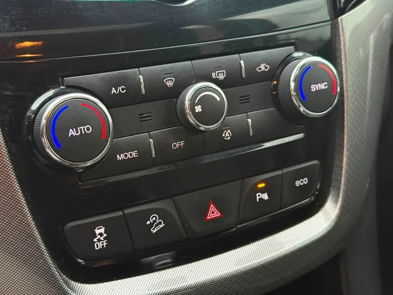 Chevrolet CAPTIVA LTZ DIESEL AWD AT foto 12