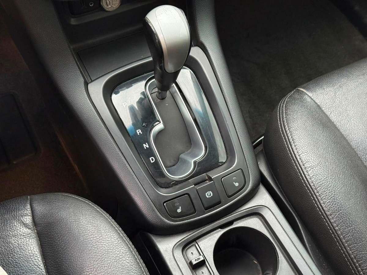 Chevrolet Captiva LTZ Diesel AWD foto 8