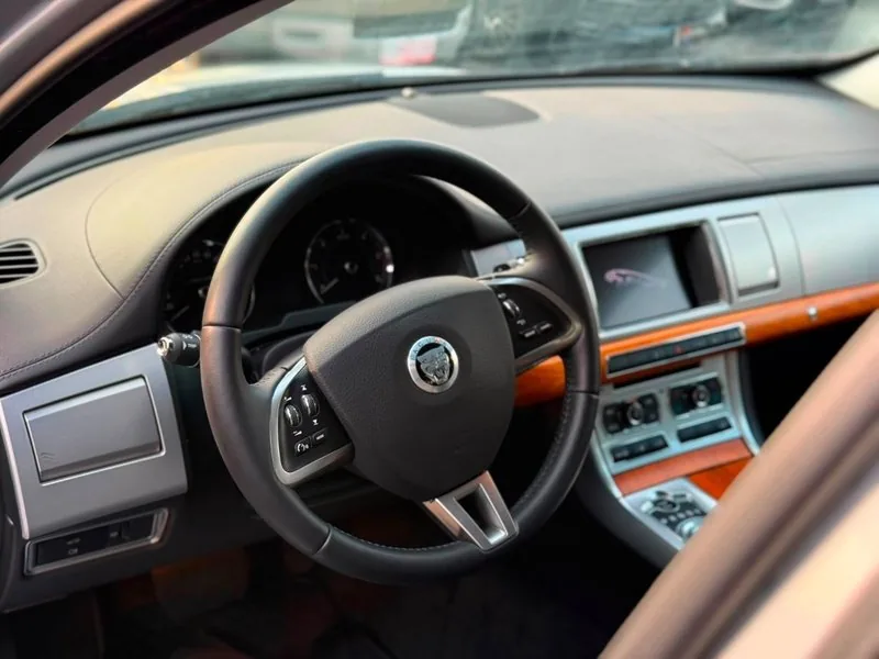 Jaguar XF 30 3.0 DIESEL foto 8