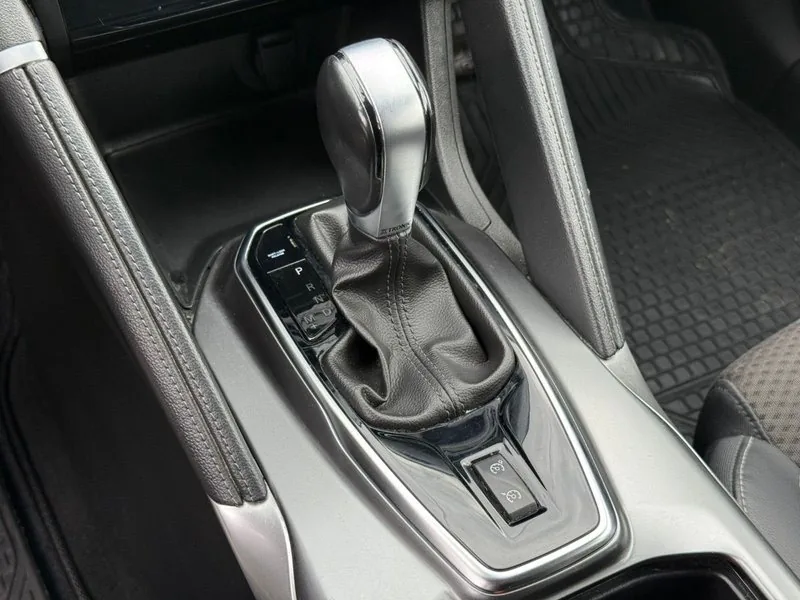 Renault KOLEOS DYNAMIQUE CVT 2.5 foto 12