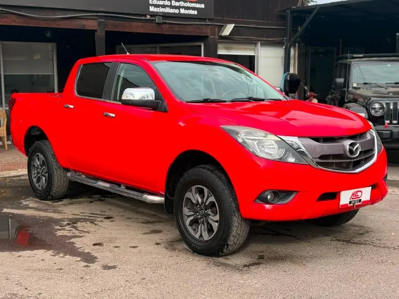 Mazda BT-50 SDX 4X4 3.2 AT FACTURABLE foto 3