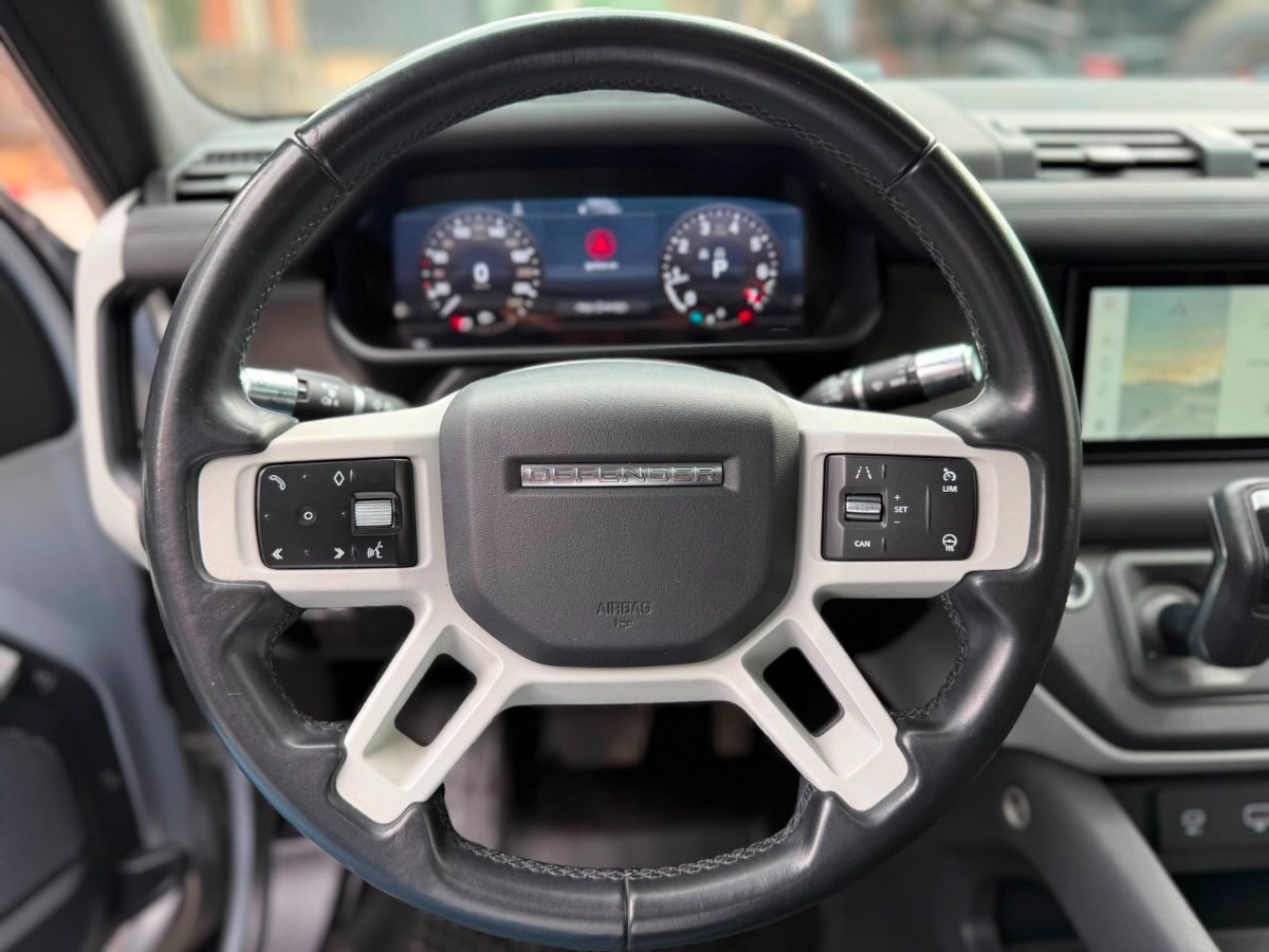 Land Rover Defender 110 foto 14