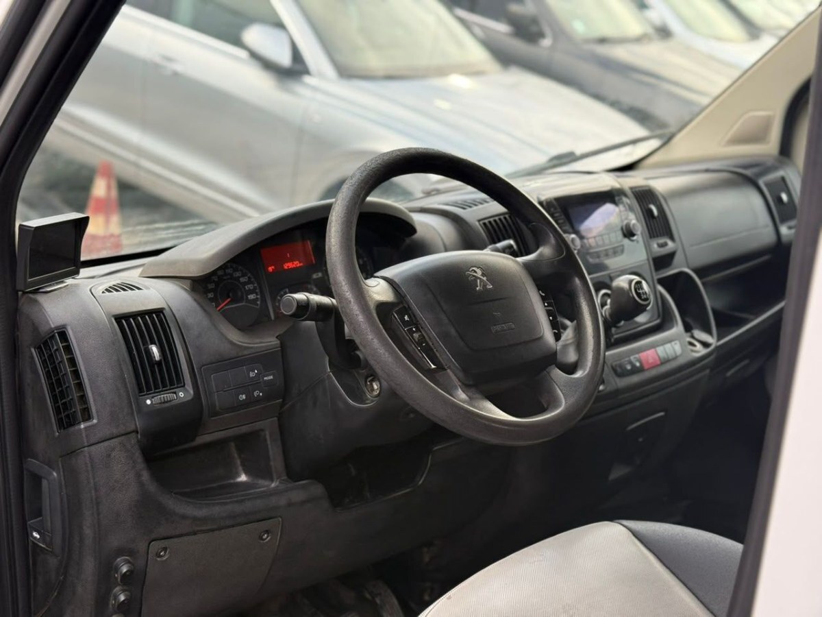 Peugeot Boxer foto 11