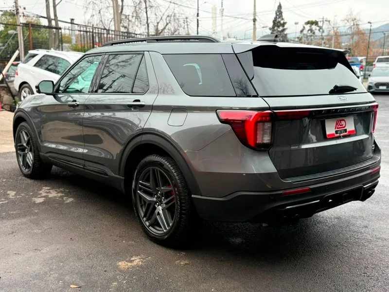 Ford EXPLORER ST 3.0 BITURBO AWD foto 6