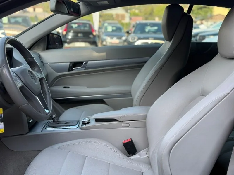 Mercedes-Benz E200 COUPE 2.0 TURBO foto 16