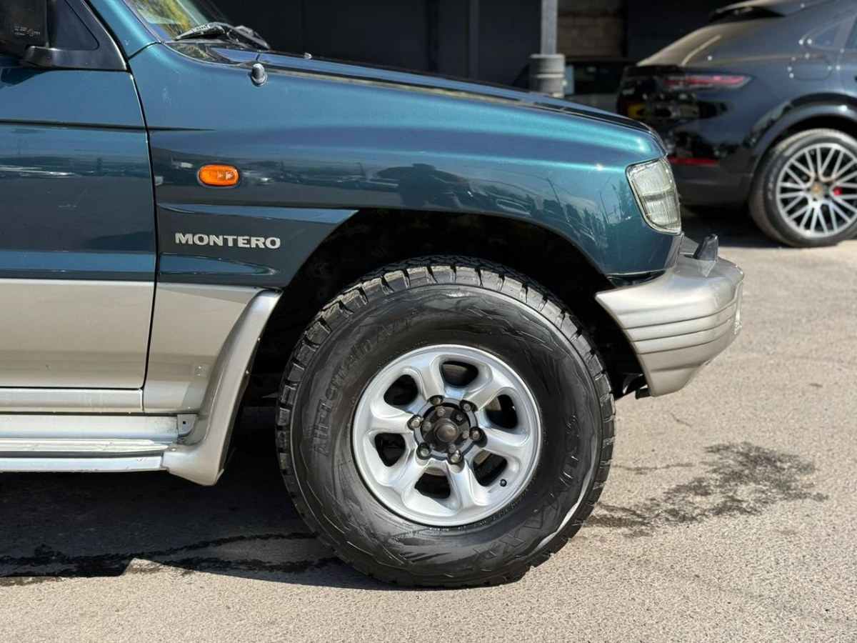 Mitsubishi Montero foto 6