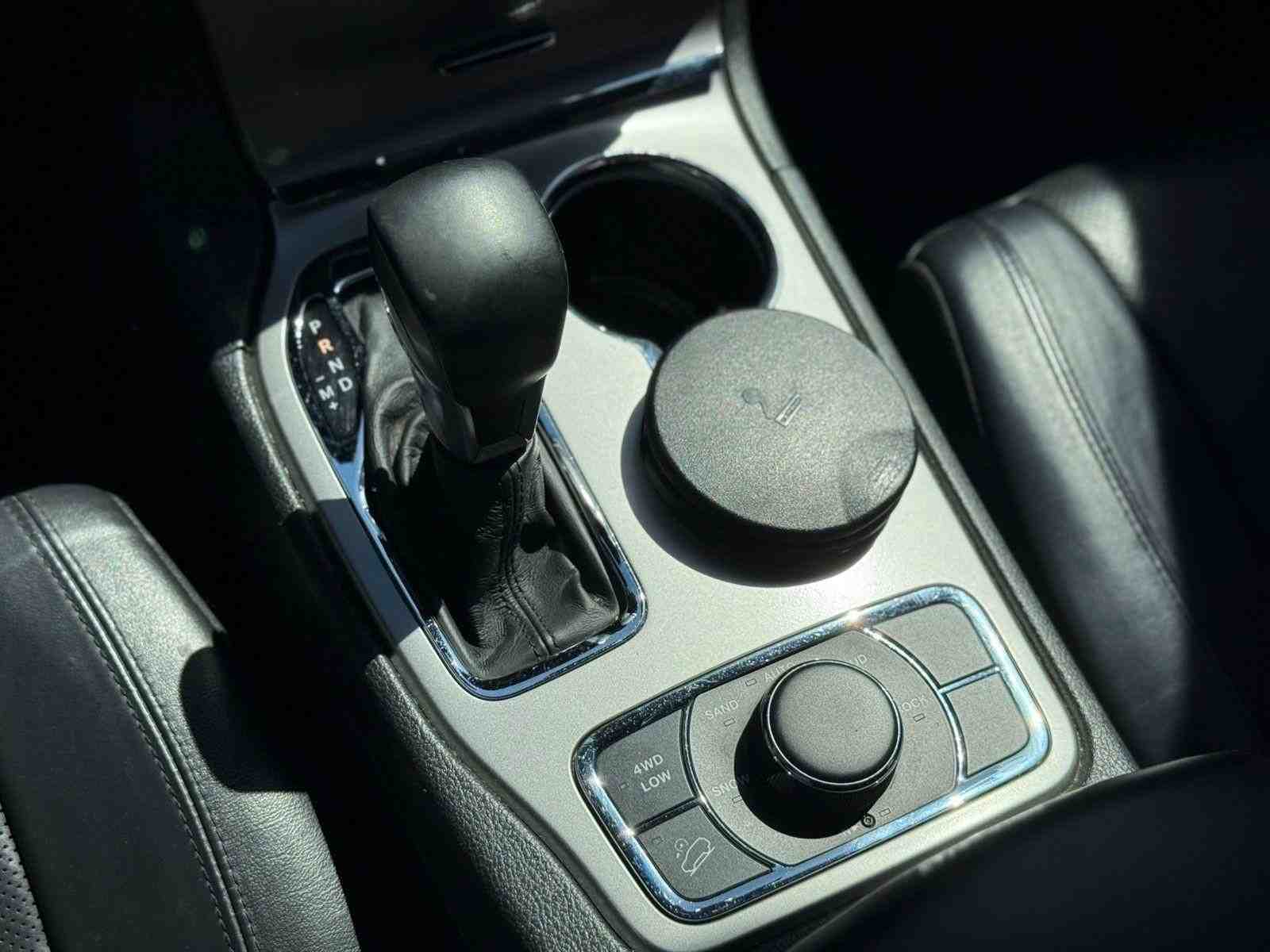 JEEP GRAND CHEROKEE LIMITED 3.6 4X4 foto 9