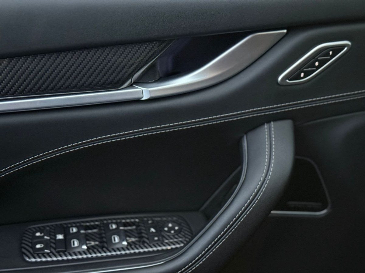 Maserati Levante foto 10