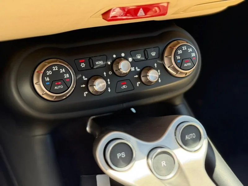 Ferrari CALIFORNIA F149 4.3 foto 15