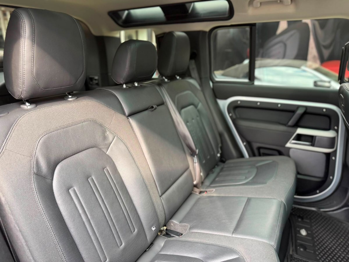 Land Rover Defender 110 foto 19