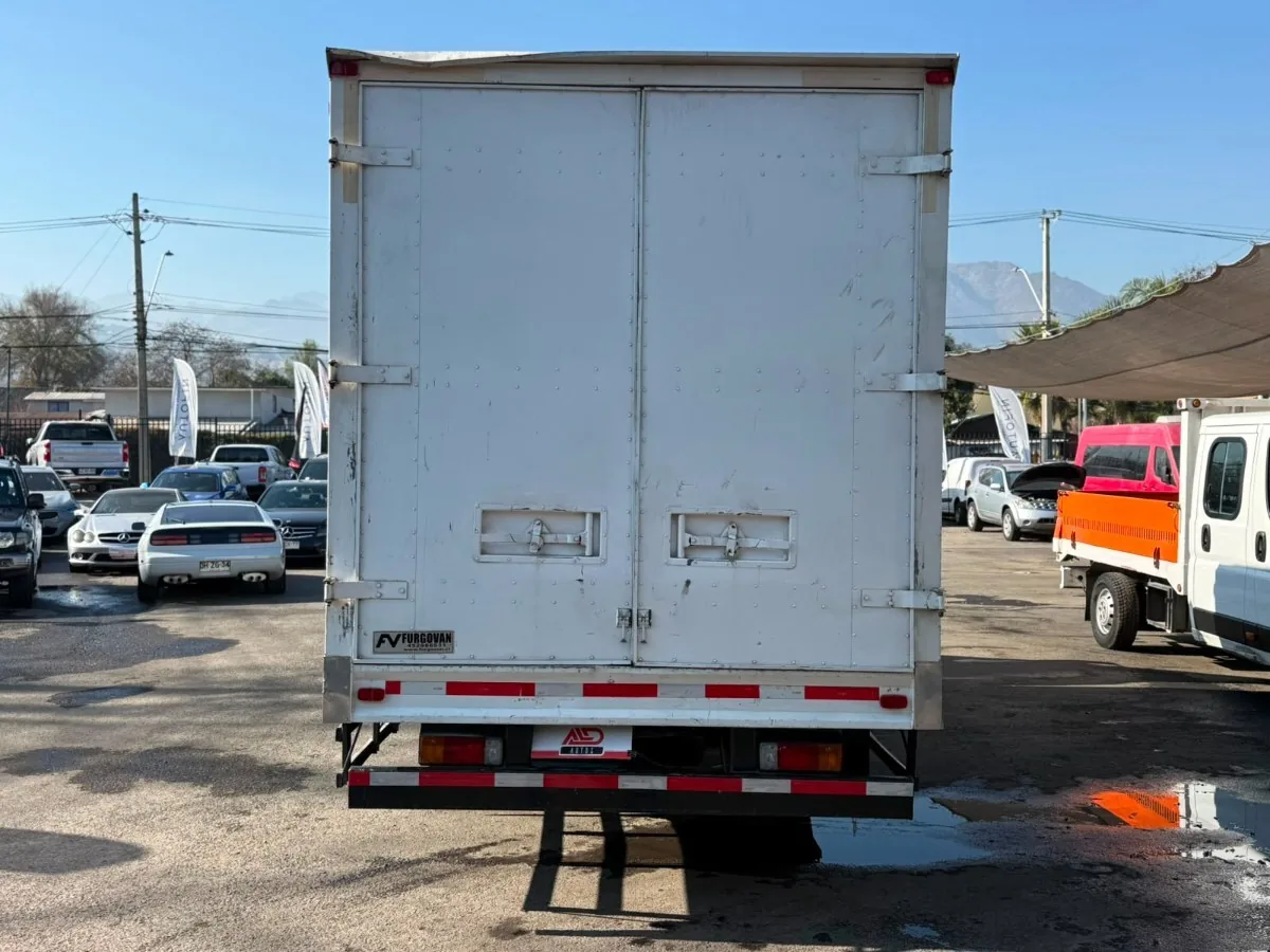 Hino XZU Carrozado foto 5