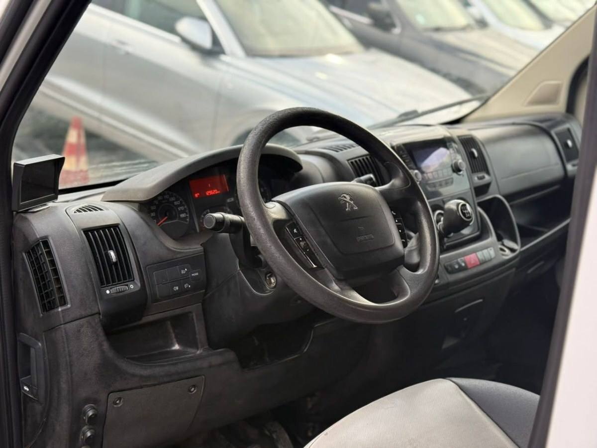 PEUGEOT BOXER 2.0 HDI foto 6