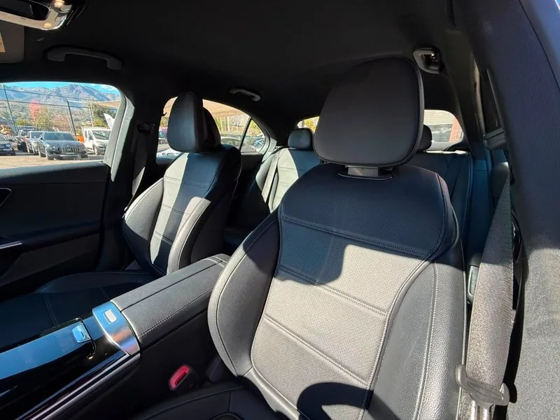 Mercedes-Benz C200 foto 15
