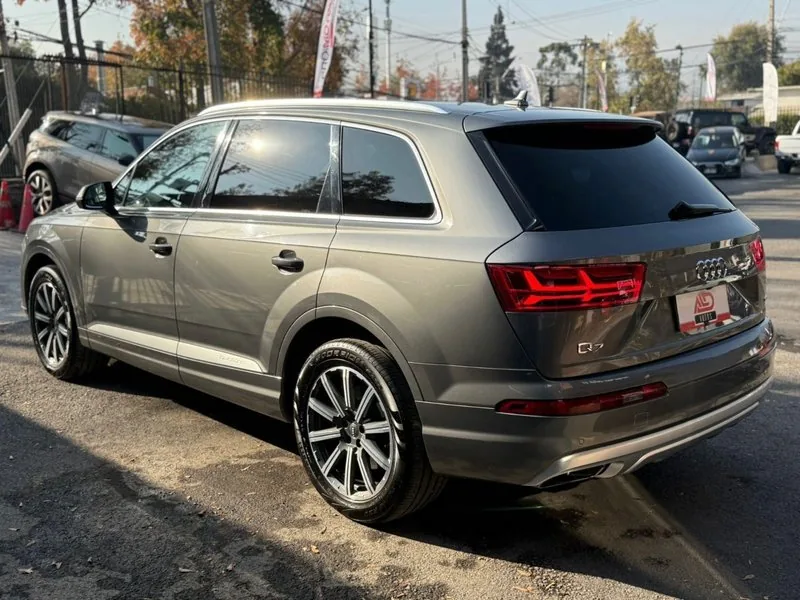 Audi Q7 2.0 TFSI QUATTRO 3 FILAS foto 6