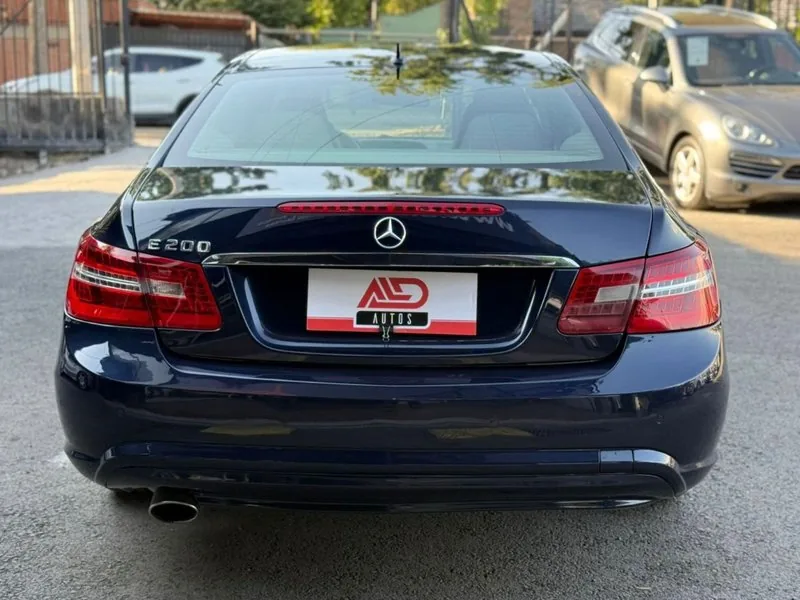 Mercedes-Benz E200 COUPE 2.0 TURBO foto 5