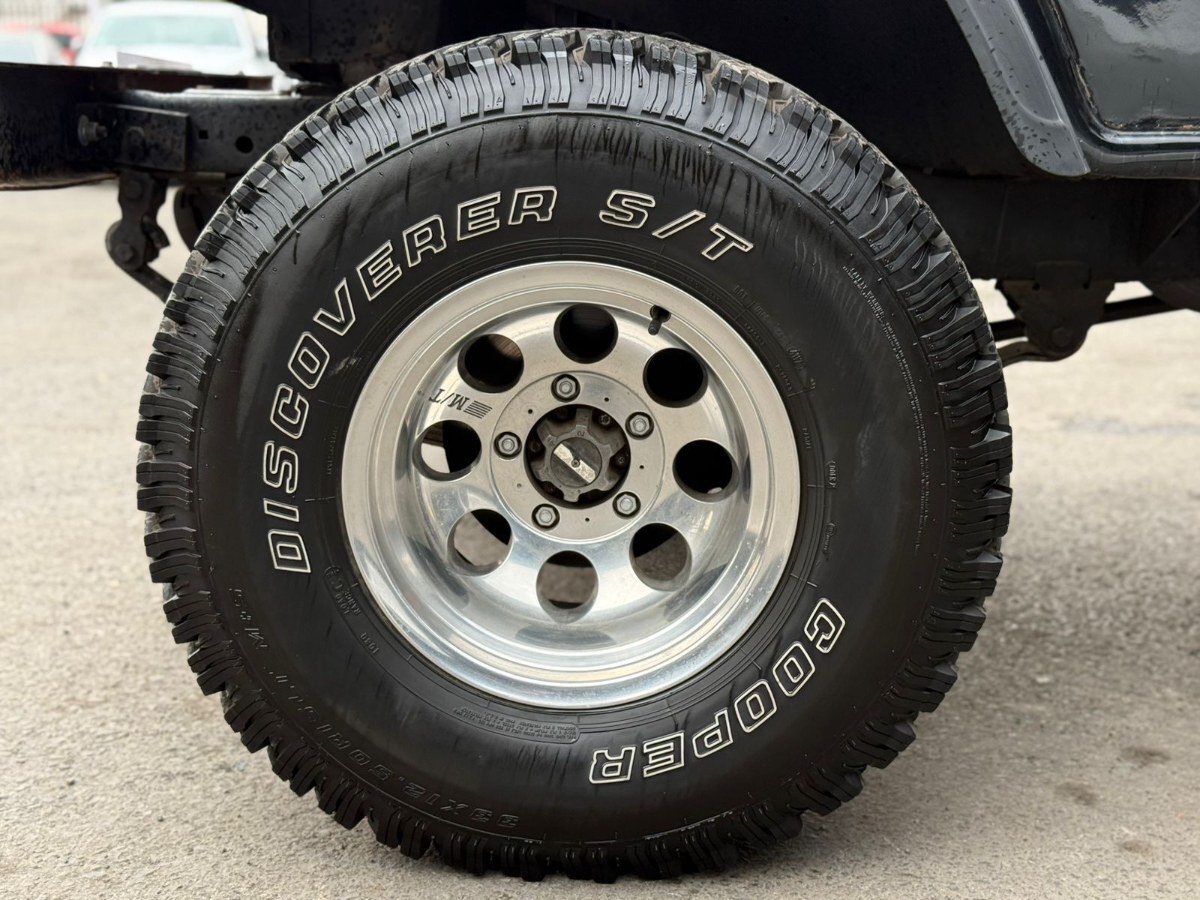 JEEP CJ7 AT V8 5.7 foto 11