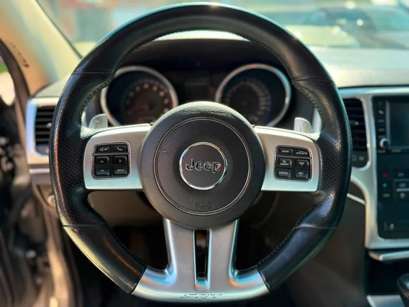 Jeep GRAND CHEROKEE SRT8 6.4 foto 8