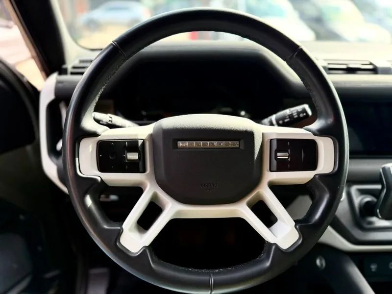 Land Rover DEFENDER 110 X DYNAMIC 3.0 foto 7
