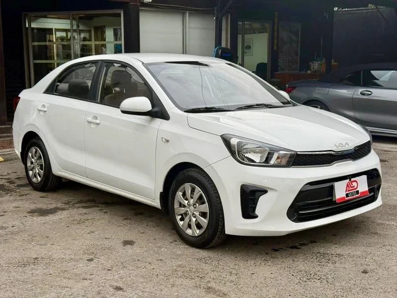 Kia Soluto foto 3