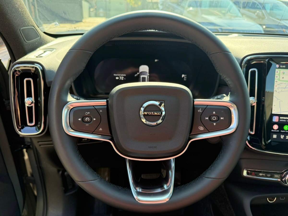 Volvo EX40 foto 14