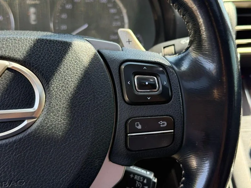 Lexus IS 200 2.0 TURBO foto 12