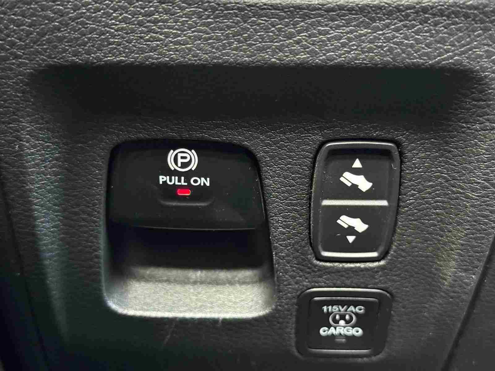 RAM 1500 Limited 4x4 foto 8