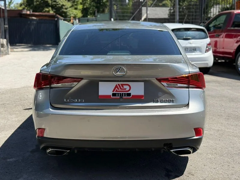 Lexus IS 200 2.0 TURBO foto 5