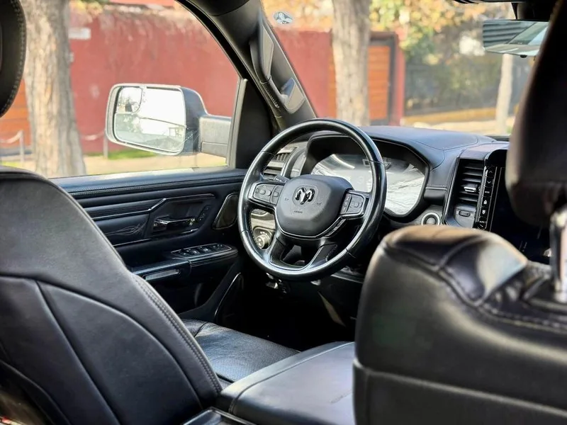Ram 1500 LIMITED 4X4 foto 9