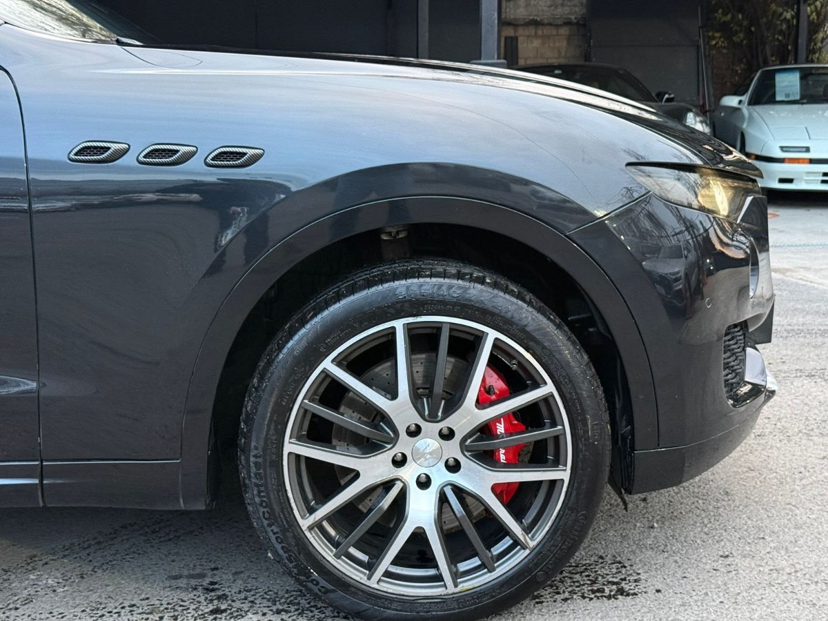 Maserati Levante S 3.0 V6 foto 11