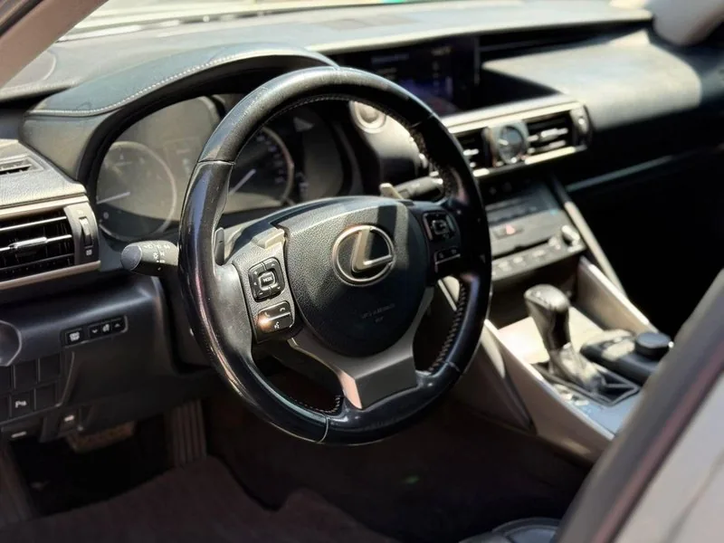 Lexus IS 200 2.0 TURBO foto 9