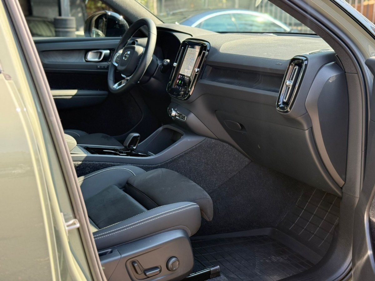 VOLVO EX40 foto 20