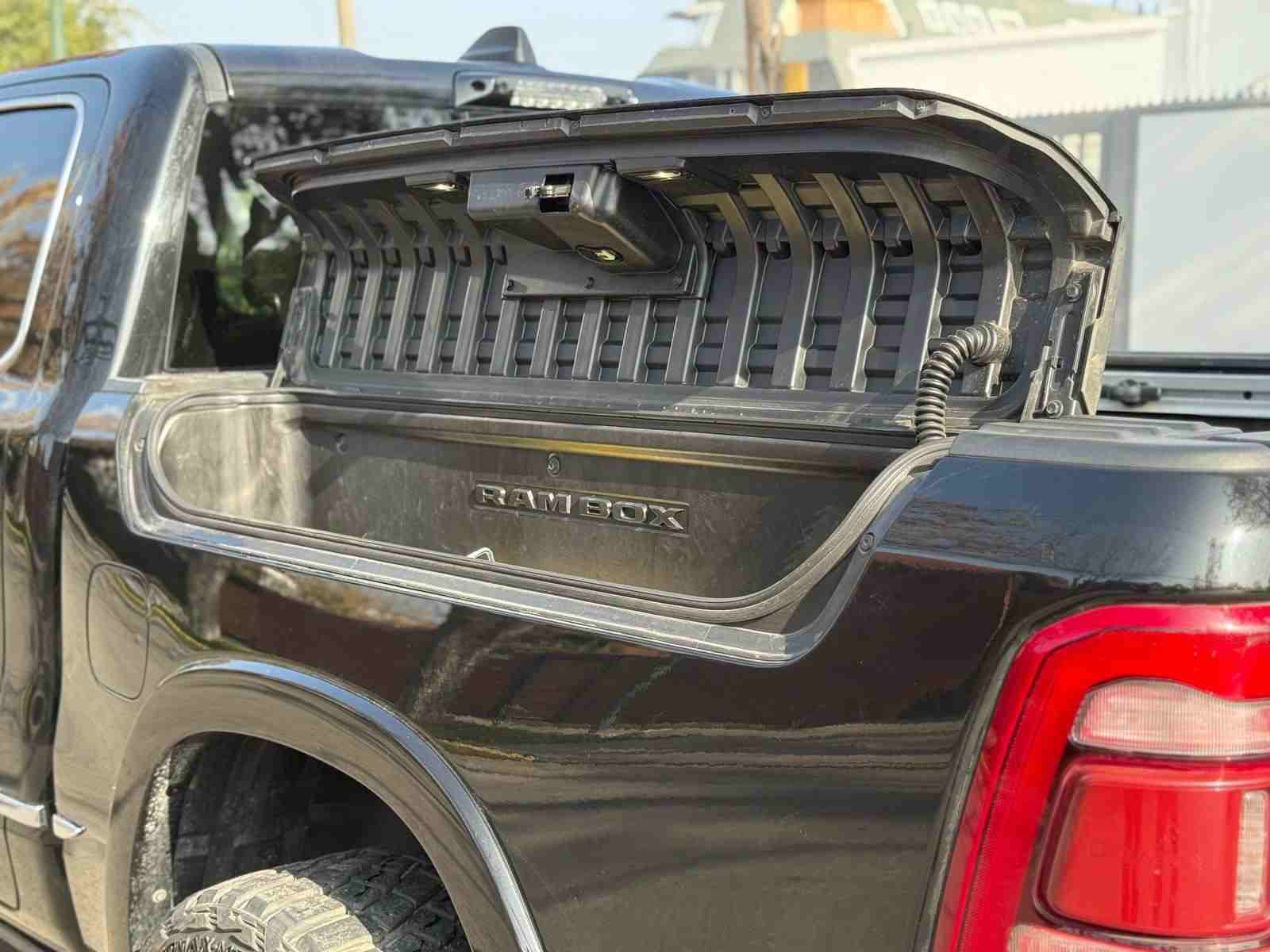 RAM 1500 Limited 4x4 foto 6