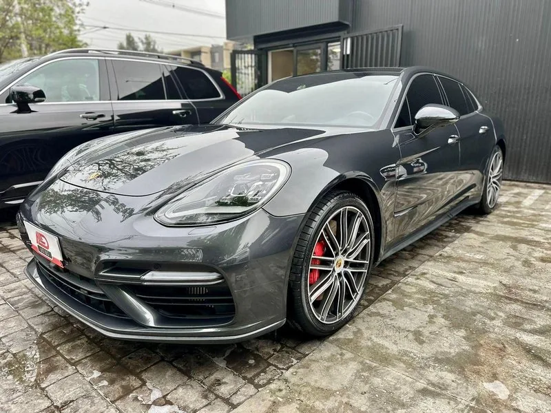 Porsche PANAMERA foto 1