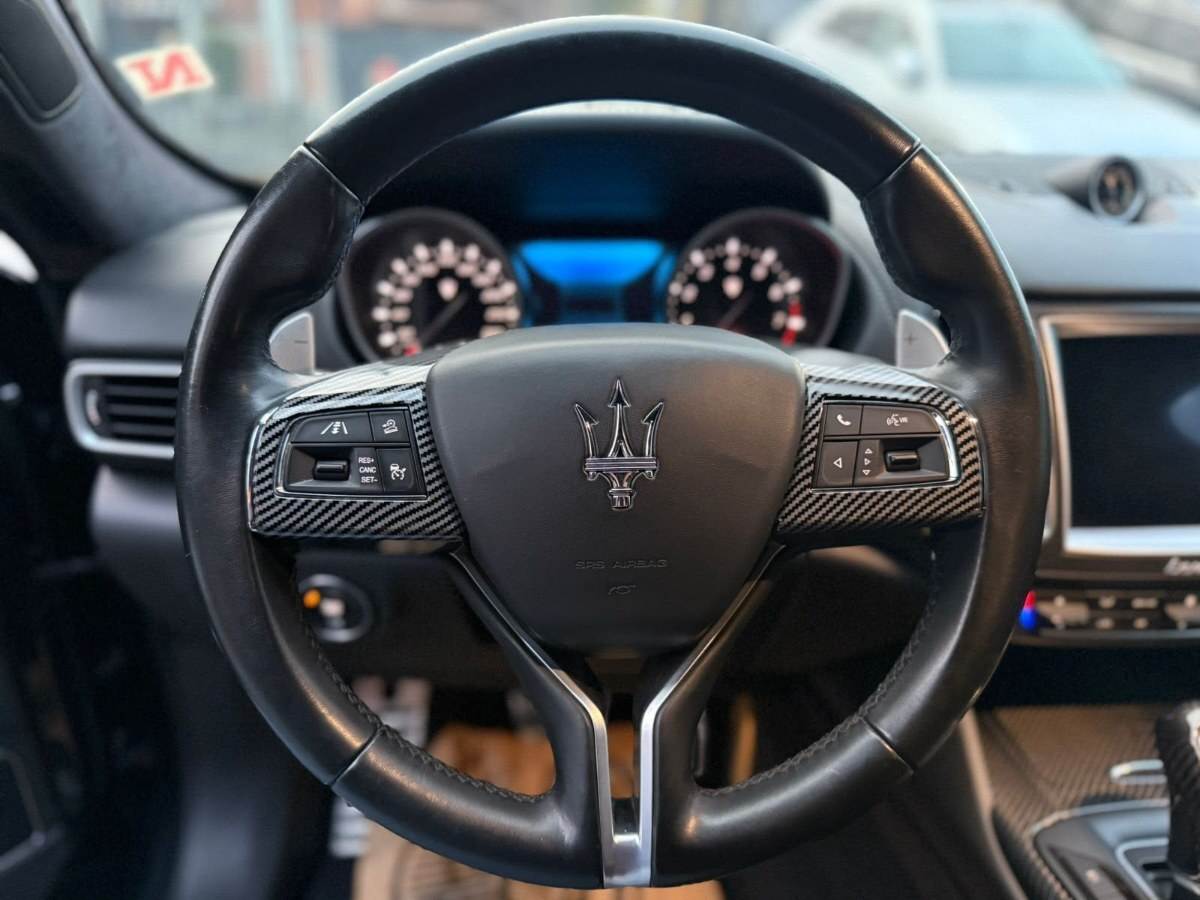 Maserati Levante foto 15