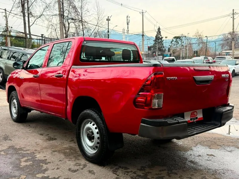 Toyota HILUX DX 4X4 MT 2.4 foto 6