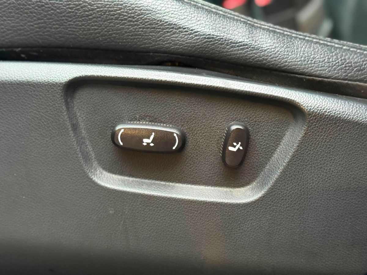 Chevrolet Captiva LTZ Diesel AWD foto 11