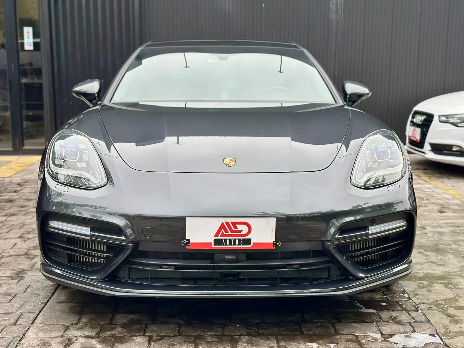 Porsche Panamera foto 2
