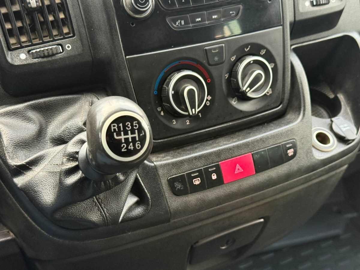 PEUGEOT BOXER 2.0 HDI foto 12