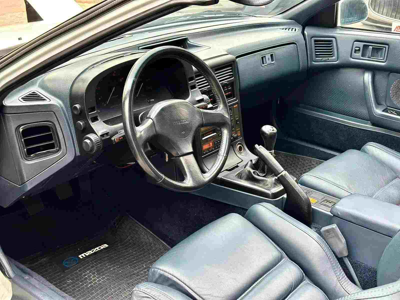 Mazda RX-7 foto 18