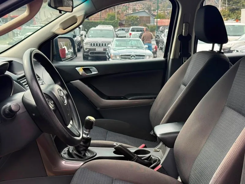 Mazda BT-50 2.2 DIESEL 4X2 MT foto 13