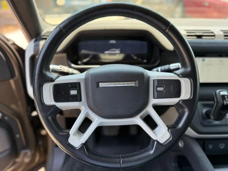 Land Rover Defender 110 First Edition foto 10