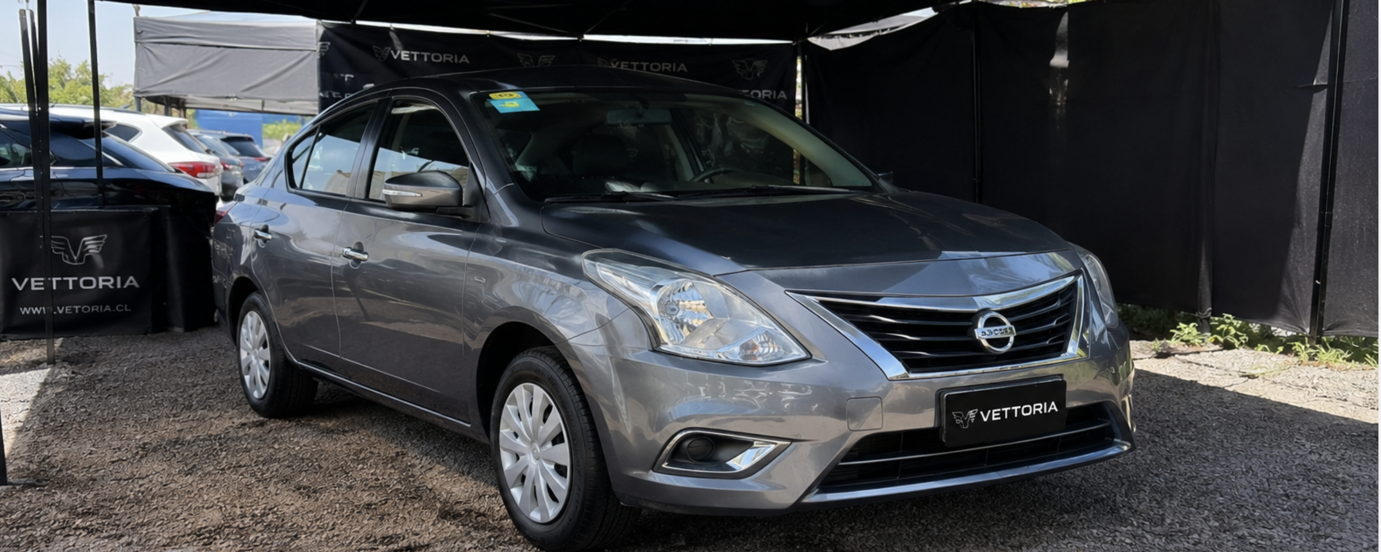 Nissan Versa foto 1