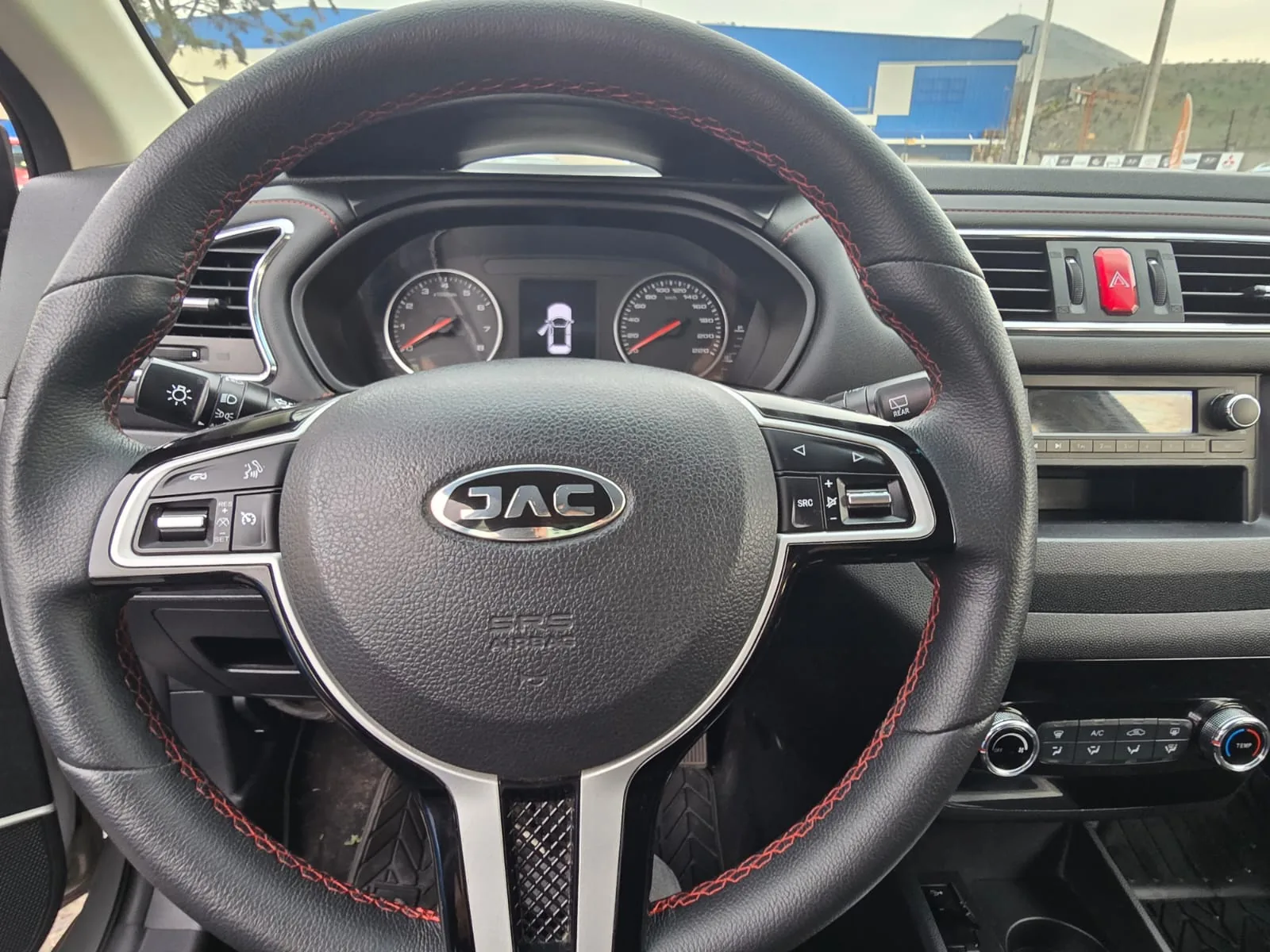JAC S2 foto 5