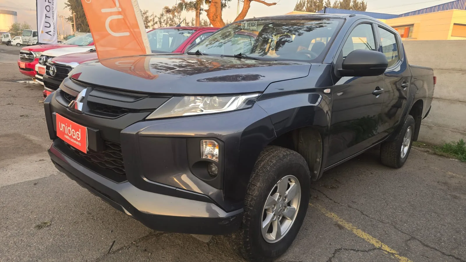 Mitsubishi L200 4x2 foto 1