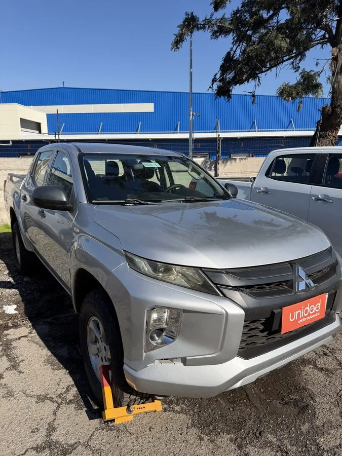 Mitsubishi L200 foto 3