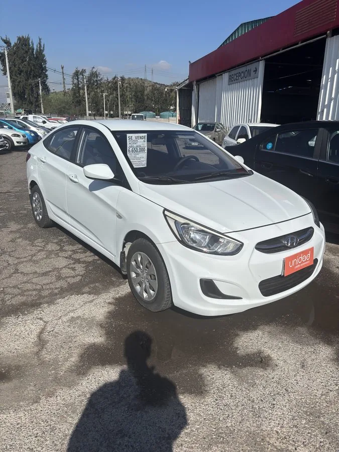 Hyundai Accent foto 3