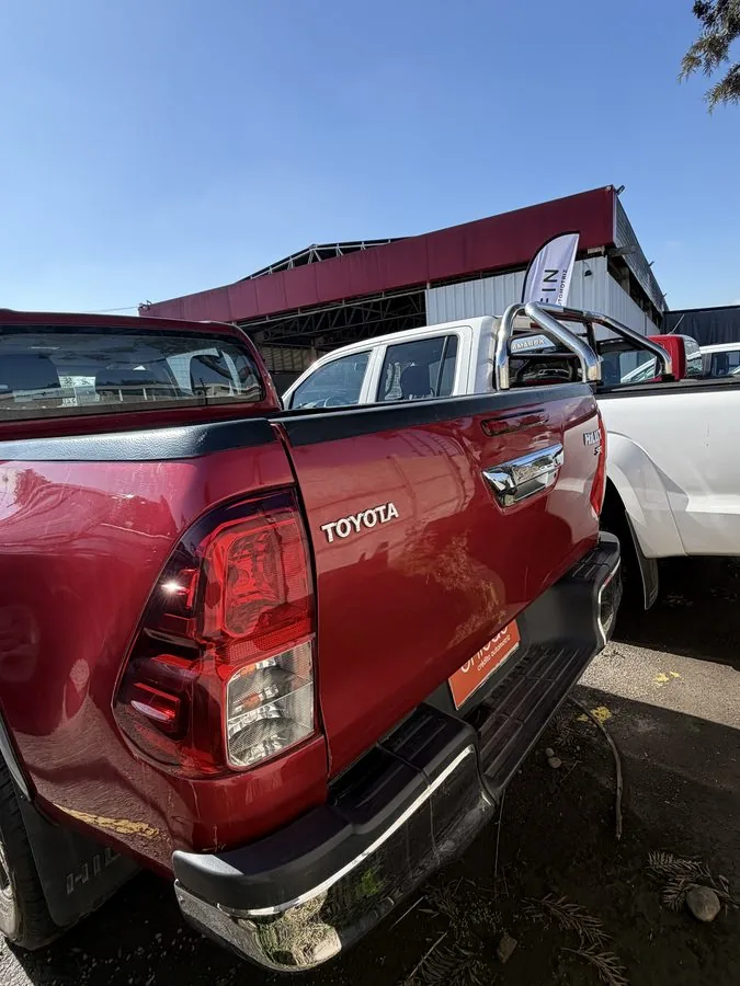 Toyota Hilux foto 15
