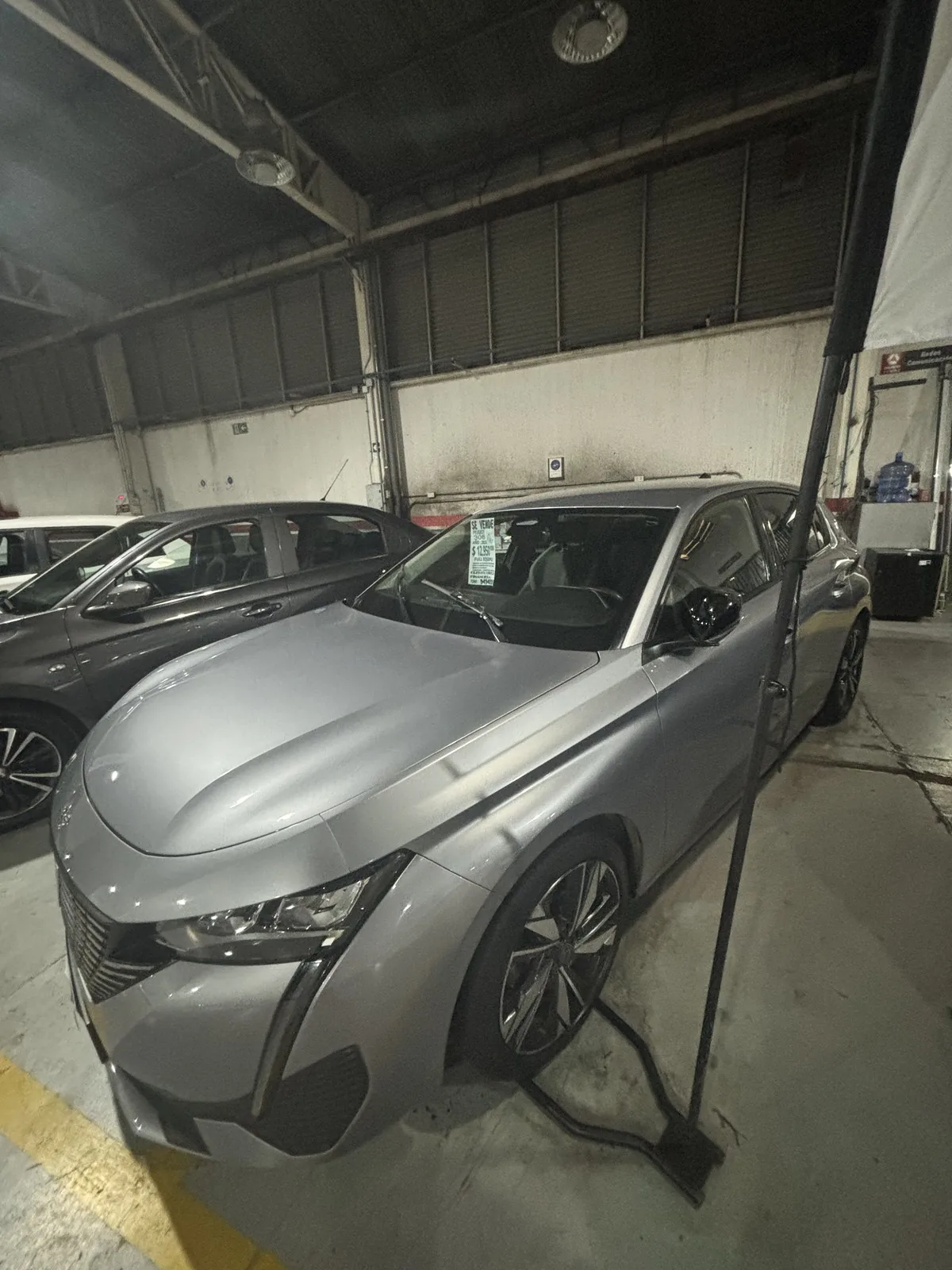 Peugeot 308 foto 1