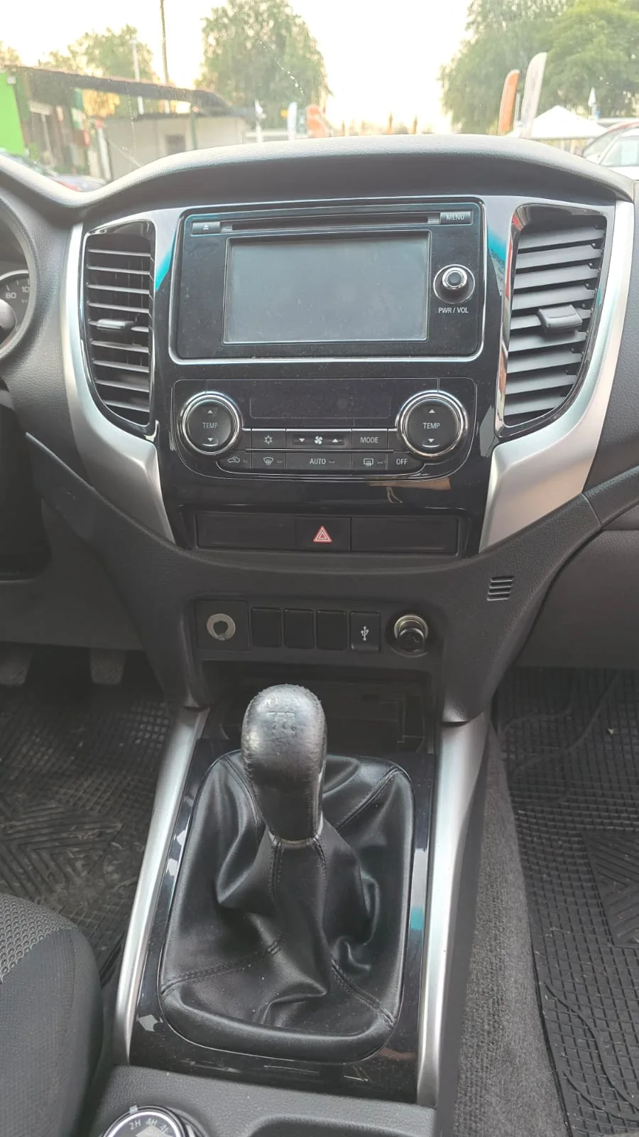 Mitsubishi L200 Dakar 4x4 foto 7