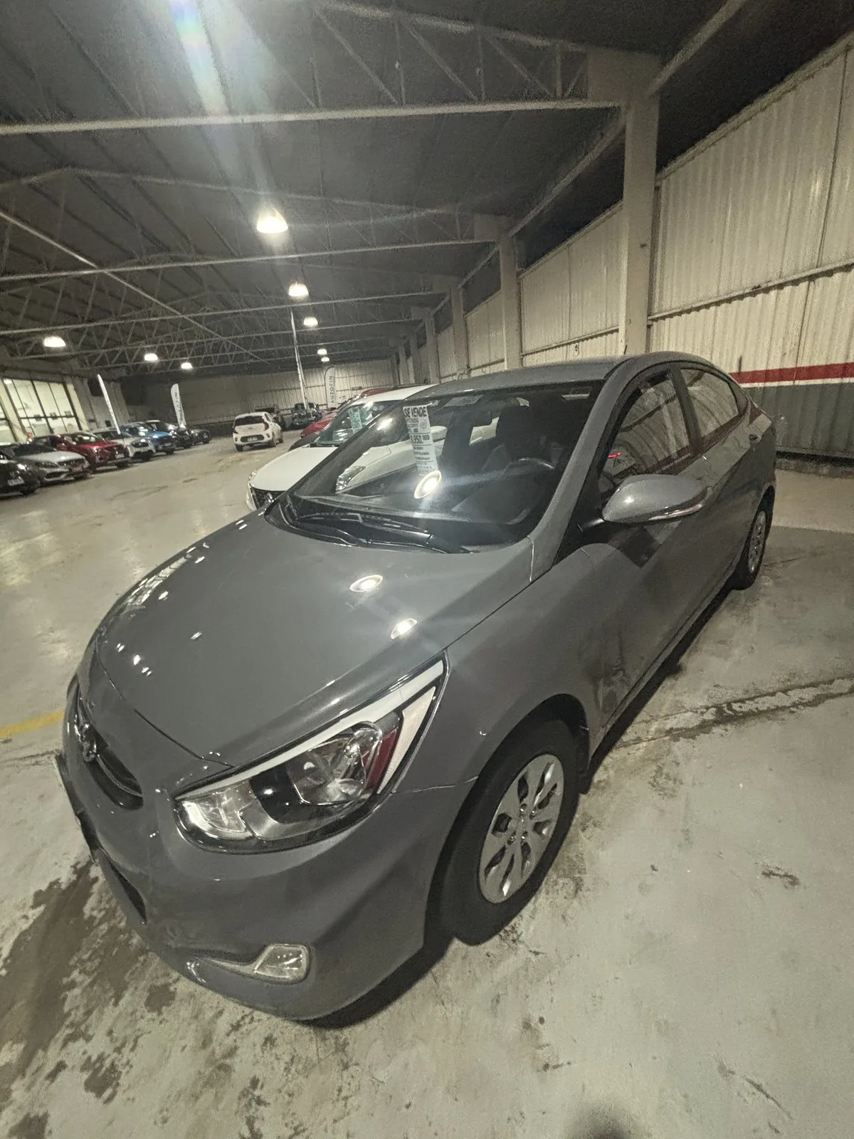 Hyundai Accent foto 1
